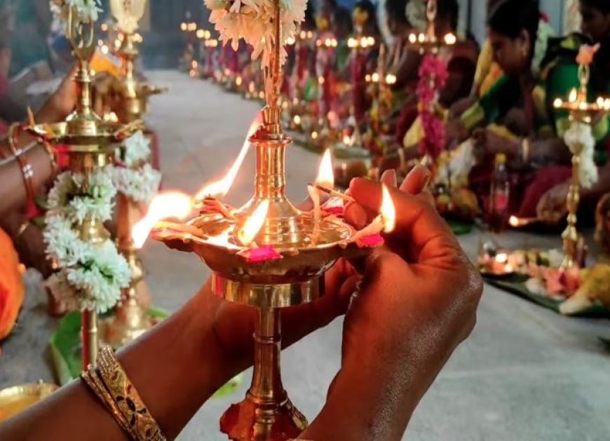 பூஜை செய்யும்போது முக்கியமான இருக்க வேண்டிய மூன்று பொருட்கள் பற்றி தெரியுமா?